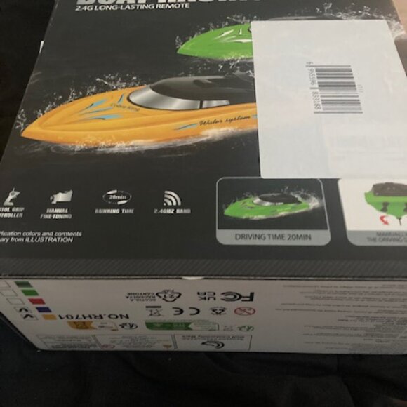 Remote Controlled Racing Boat Set - Picture 8 of 8